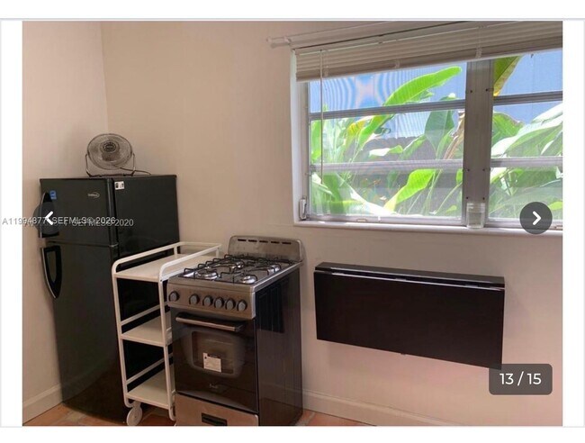 Building Photo - 4230 SW 11th St