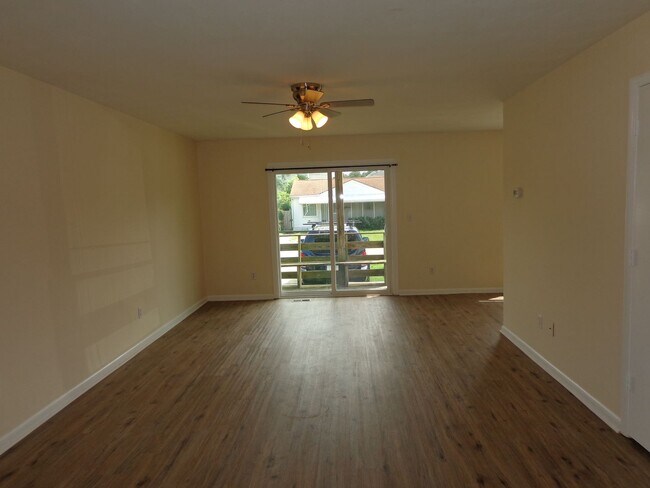 Building Photo - Coronet4636