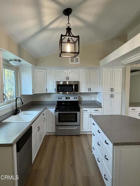 Building Photo - 1669 Euclid Ave