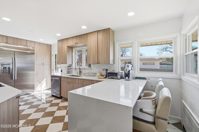 Building Photo - 227 Chatham Ave