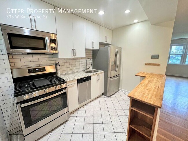 Building Photo - 335 Salaignac St