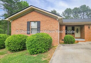 Building Photo - Spacious 2 Bedroom 2 Bath Duplex located in south Dalton.  ALL UTILITIES ARE INCLUDED!!  Schedule...