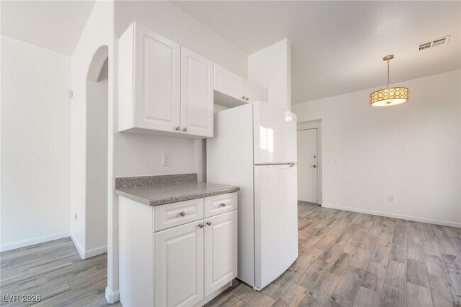 Building Photo - 8715 Tomnitz Ave