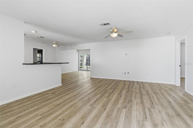 Building Photo - 5223 Shadow Lawn Dr