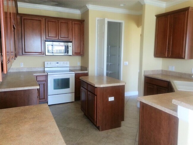 Building Photo - 2100 Majestic Eagle Pl