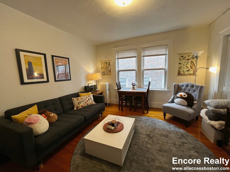 Building Photo - 157 Summer St