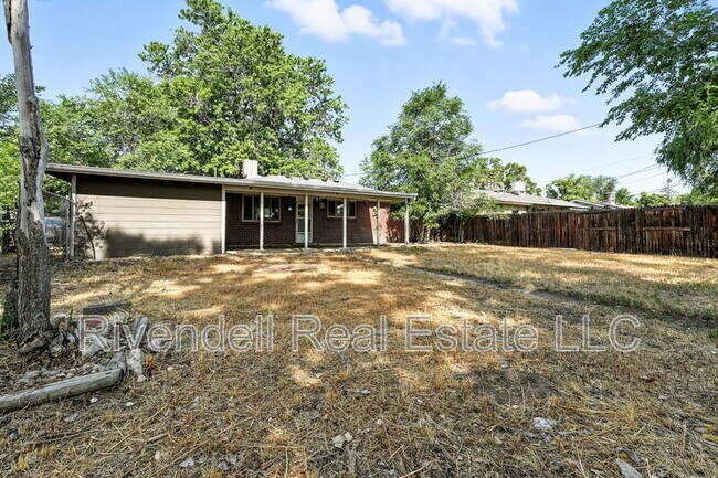Building Photo - 3040 Worchester St