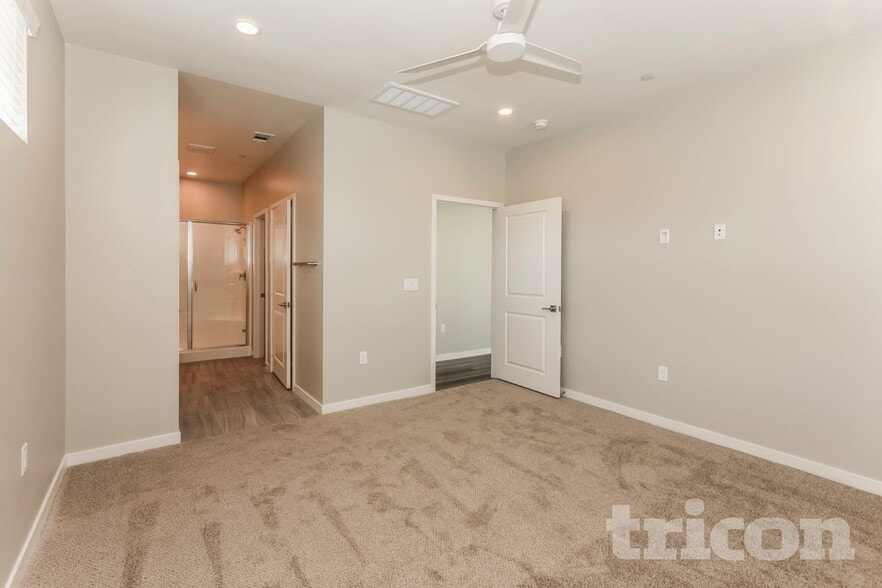 Building Photo - 1705 Lorraine Dr