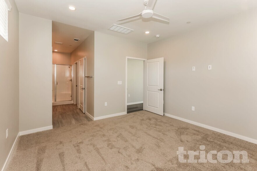 Building Photo - 639 Citron St