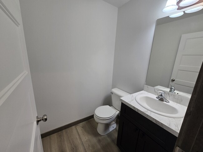 Building Photo - 745 Linda Ln