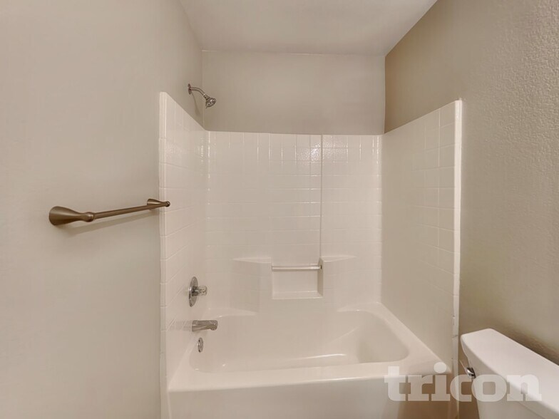 Building Photo - 5718 Magnum Dr