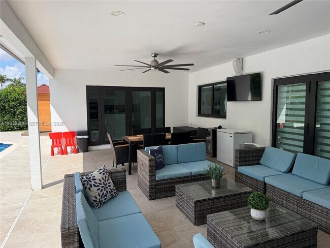 Building Photo - 11300 NW 5th St