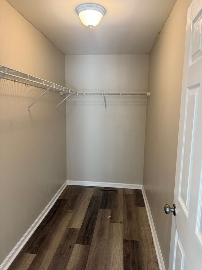 Building Photo - THREE BEDROOM/2.5 BATH Detached Home w TWO...
