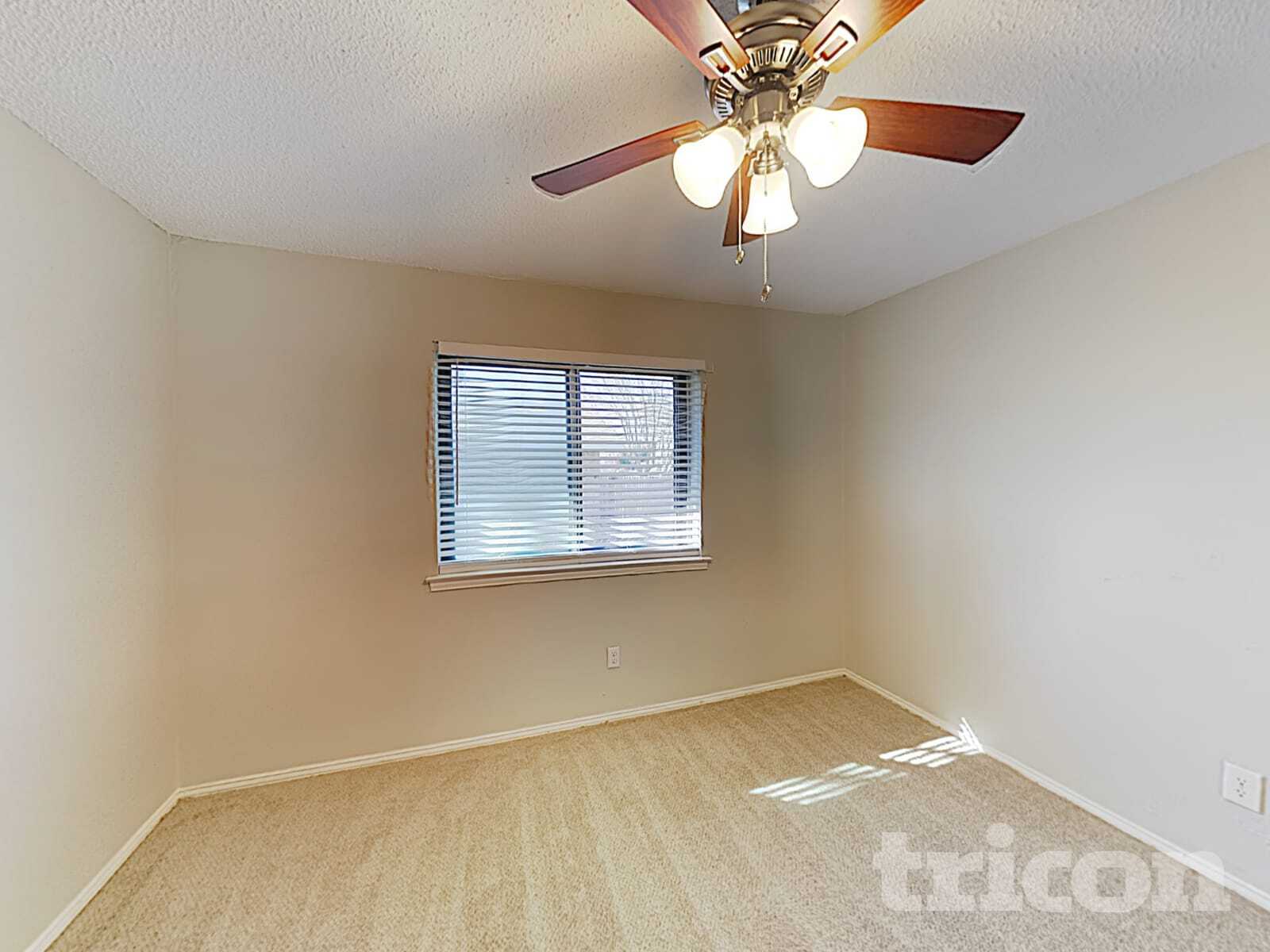 Building Photo - 835 Live Oak Dr