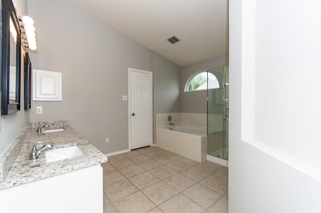 Building Photo - 1413 Gordon Dr