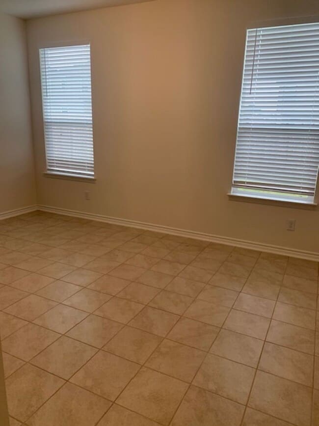 Building Photo - ONE STORY  |  NO CARPET  |  9' CEILING  |  EASY MAINTENANCE  |  2 CAR GARAGE  |  BUILT IN 2023