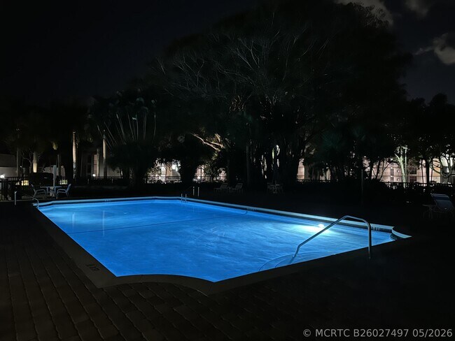 Building Photo - 27 Royal Palm Way