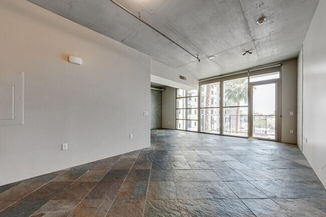 Building Photo - Juhl 345-City Views from this Spacious Deluxe Studio Residence