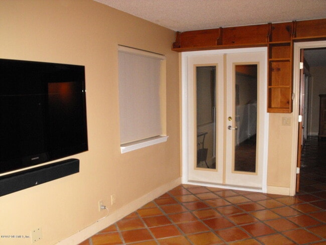 Building Photo - 1565 Le Baron Ave