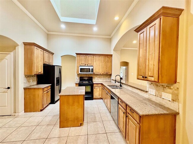 Building Photo - 15210 Falcon Dr