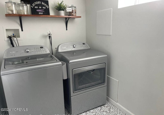 Building Photo - 509 Laurel Ave