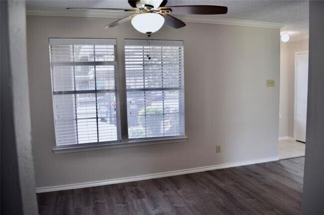 Building Photo - 1 Bedroom in Dallas, TX 75248