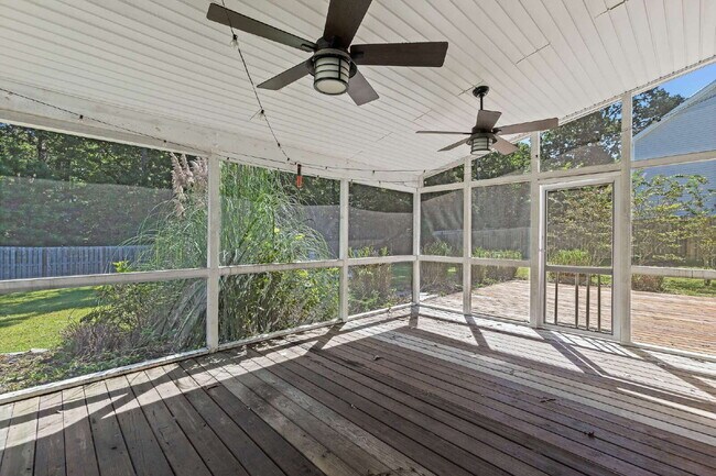 Building Photo - Spacious home in the heart of Sneads Ferry!