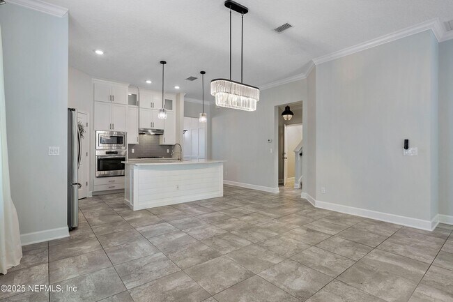 Building Photo - 150 Whisper Rock Dr
