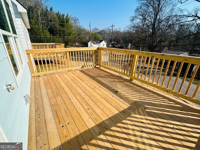 Building Photo - 9 Crown St