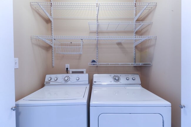 Building Photo - 3-Bedroom Ranch Home on Quiet Cul-de-Sac