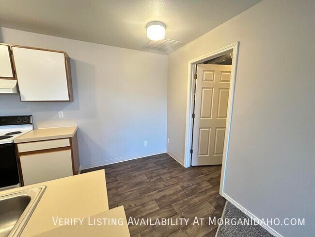 Building Photo - 6723 W Overland Rd