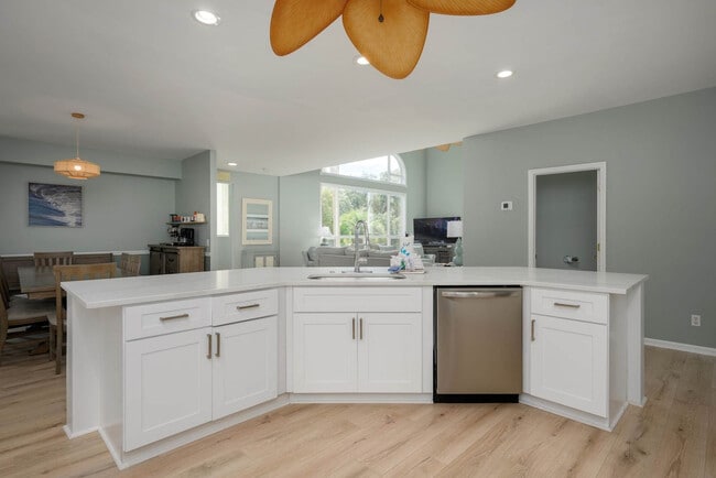 Building Photo - 3 Cassina Ln