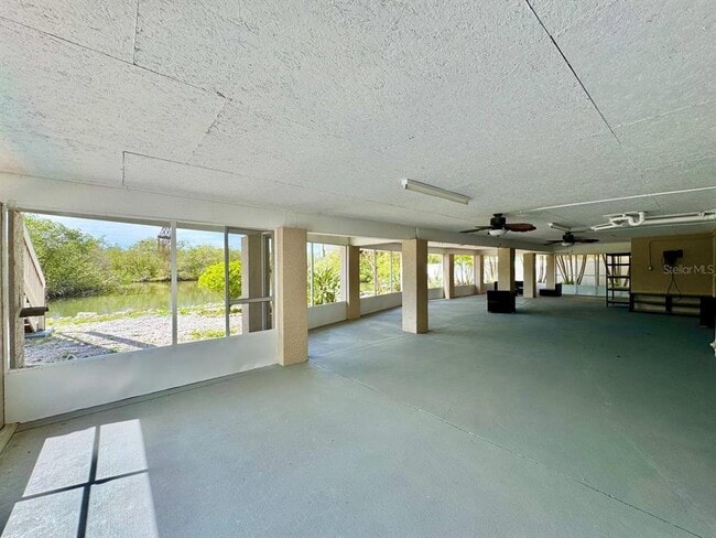 Building Photo - 2384 Creek Ct