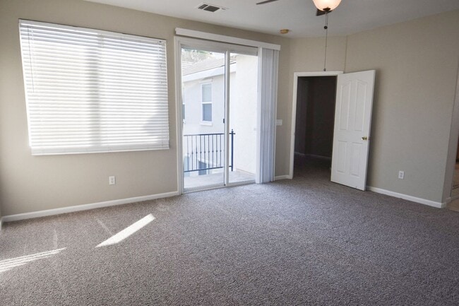 Building Photo - 1725 Dover Cir