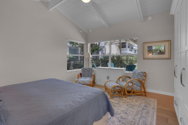 Building Photo - 320 S Ocean Blvd