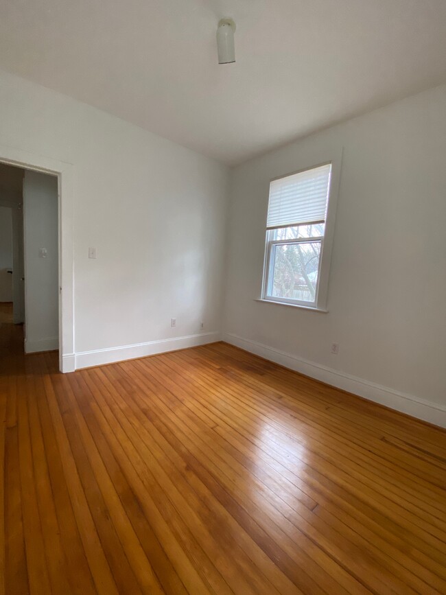 Main level Bedroom - 4809 Calvert Rd