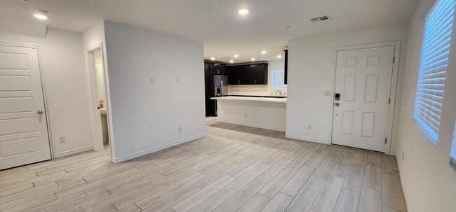 Building Photo - 6139 Rathbone St