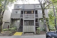 Building Photo - 2 Bed, 2 Bath Home - 1 Bed or Office and Bath on Main Floor