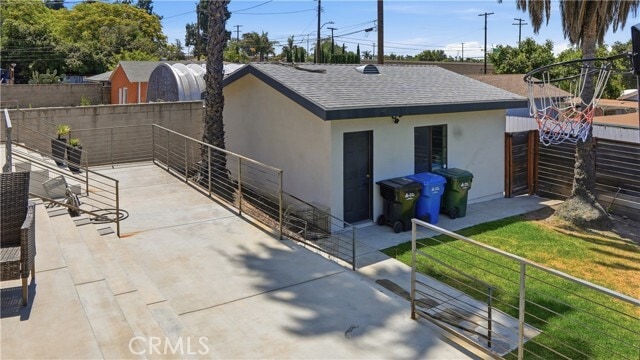 Building Photo - 728 Val Vista St