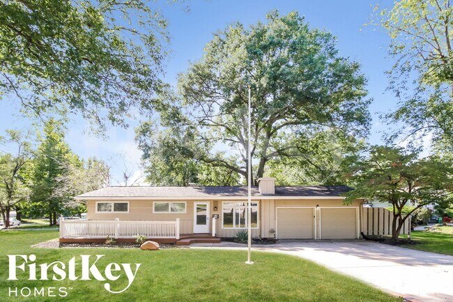 Primary Photo - 2305 NE 61st St