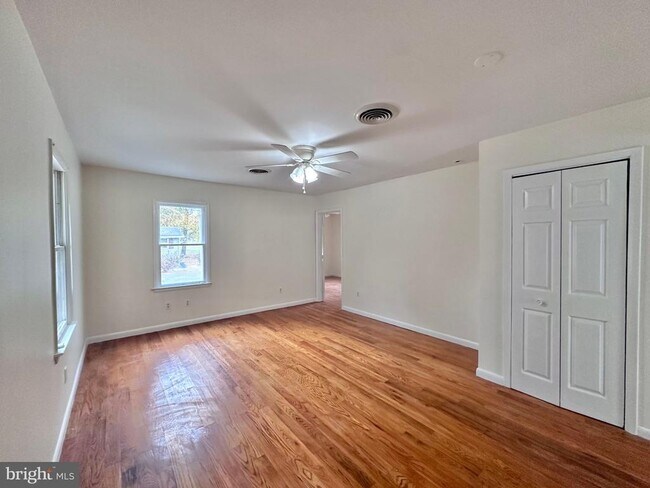 Building Photo - 106 Lee St