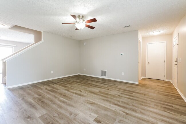 Building Photo - 568 Penn St