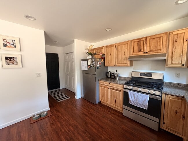Building Photo - 323 Huppert Ln