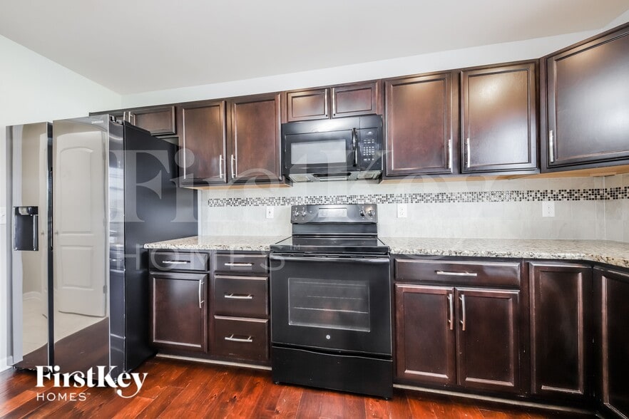 Building Photo - 5721 Midstream Cir