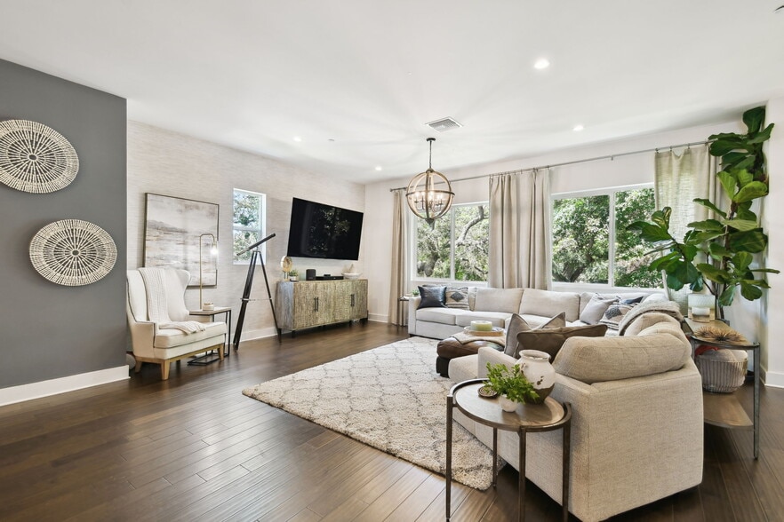 Building Photo - 3100 W Paul Ave