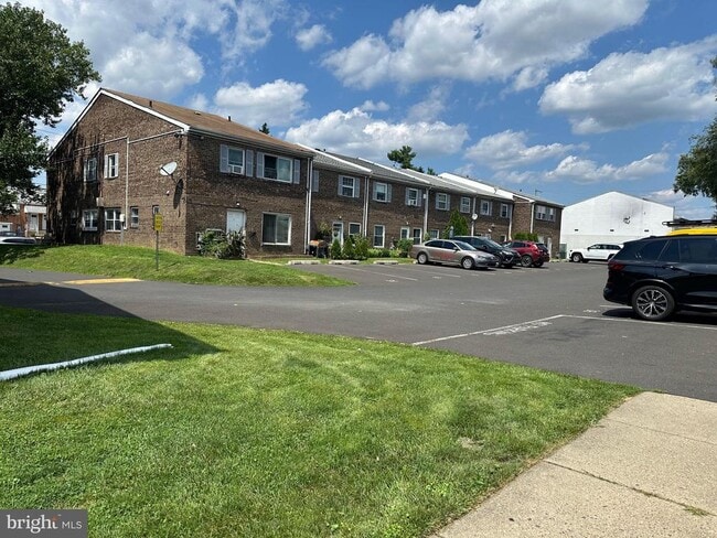 Building Photo - 12135 Academy Rd