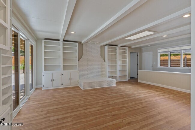 Building Photo - 2325 Homestead Pl