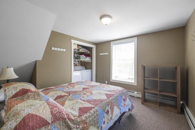 Building Photo - 398 Sam Allen Rd