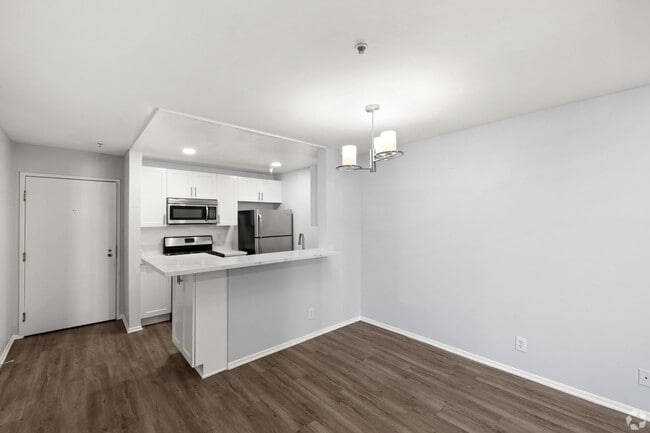 Interior Photo - 1223 Federal Ave