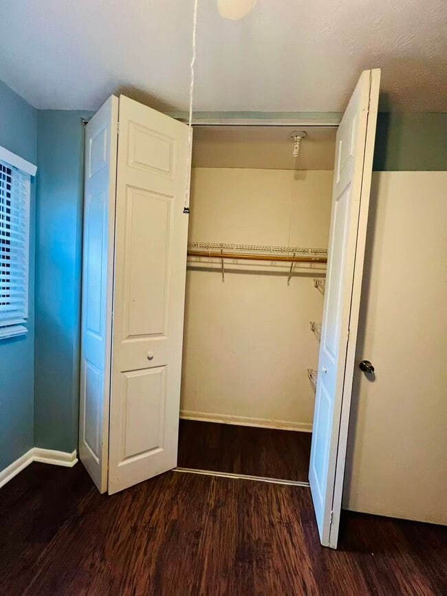 Building Photo - Nice 2bed and 1.5 bath townhouse near USF